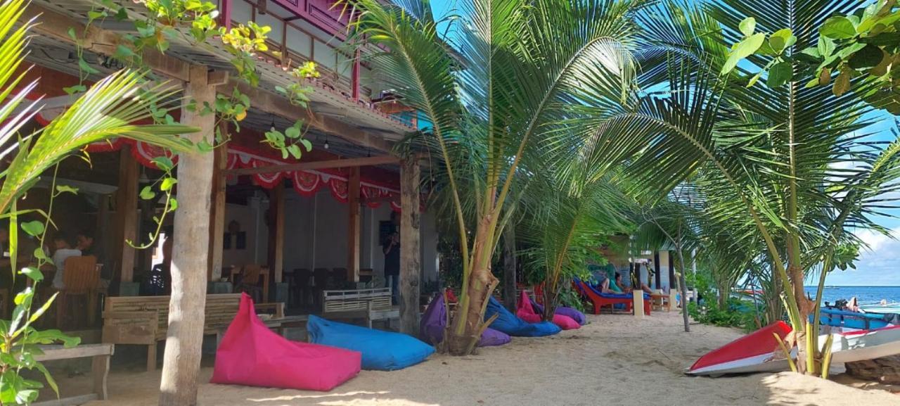 Arto Moro Bunaken Exterior photo