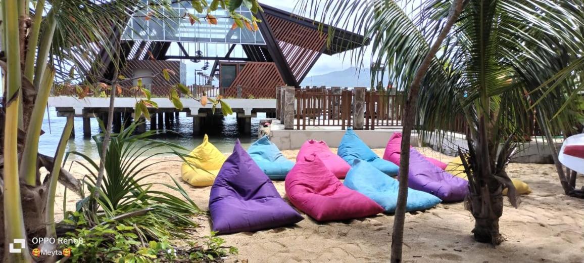 Arto Moro Bunaken Exterior photo